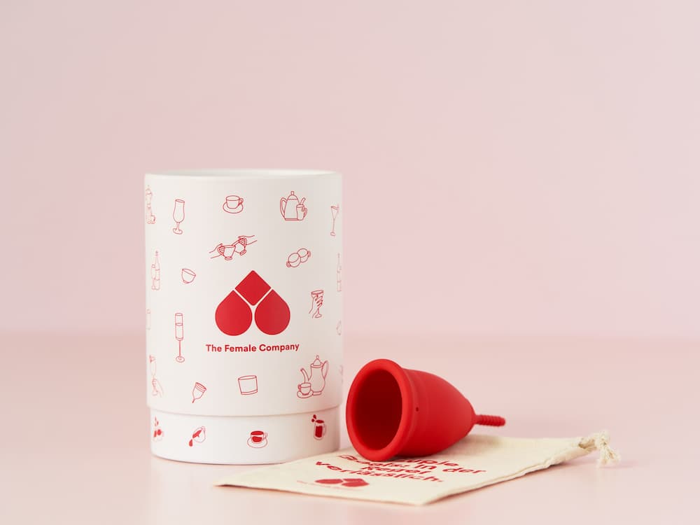 Menstruationstasse einfhren - Die Anleitung | The Female Company Menstruationstasse einfhren - Die Anleitung | The Female Company