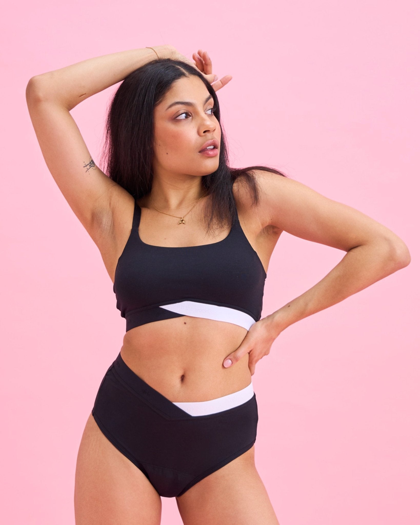 Nïpples Bralette V-Cut