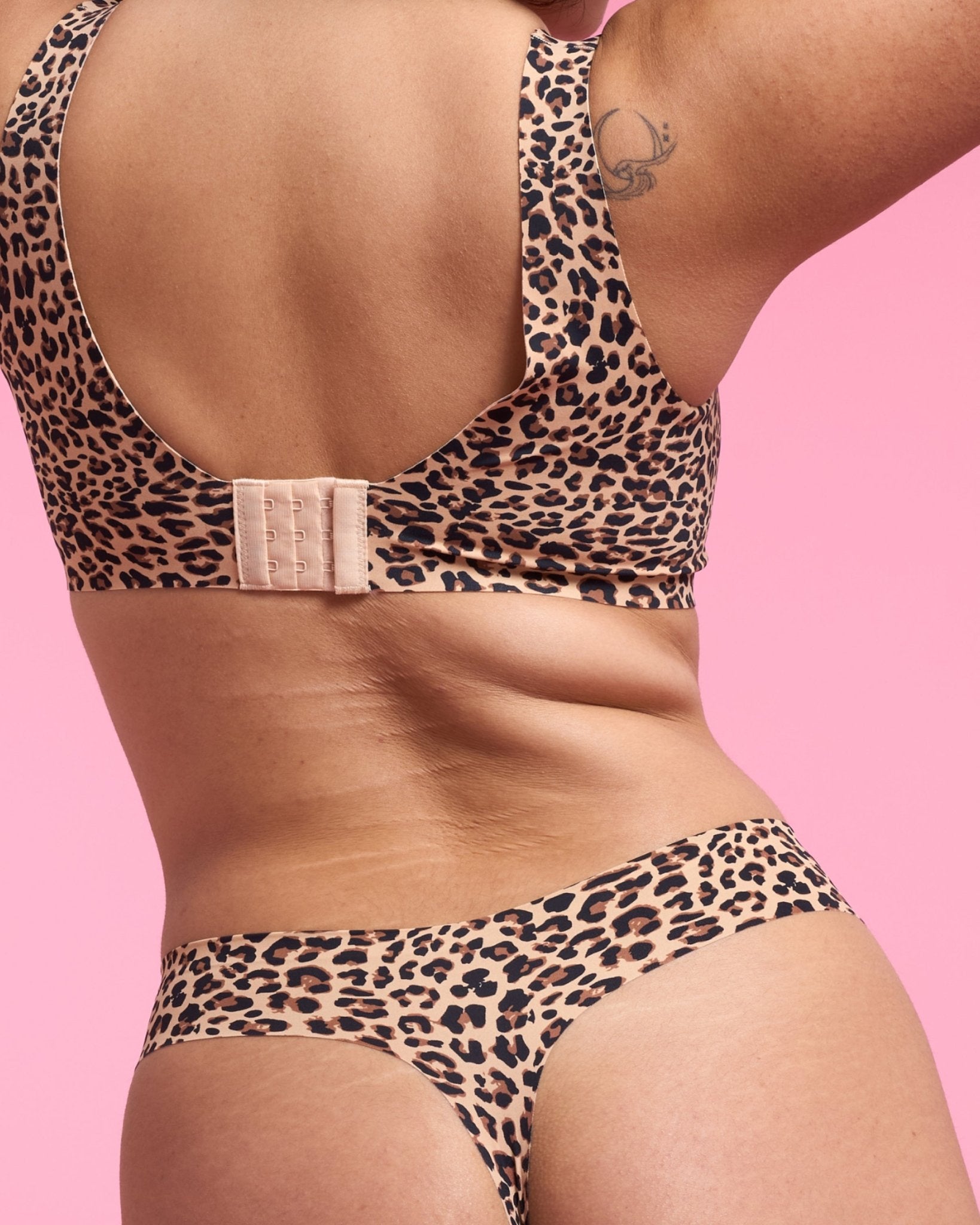 $model_name:Moema$model_height:178cm$model_size:38