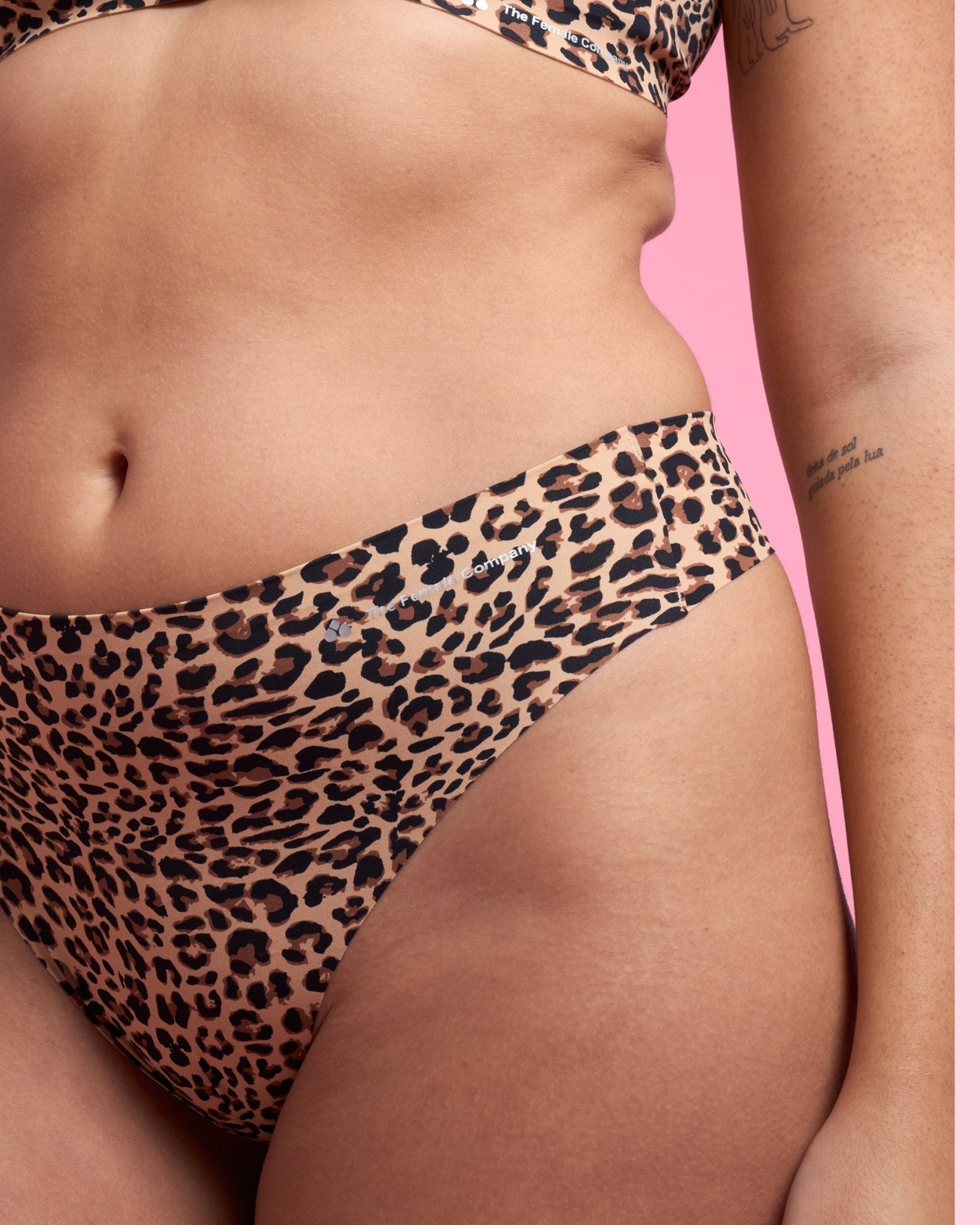 $model_name:Moema$model_height:178cm$model_size:38