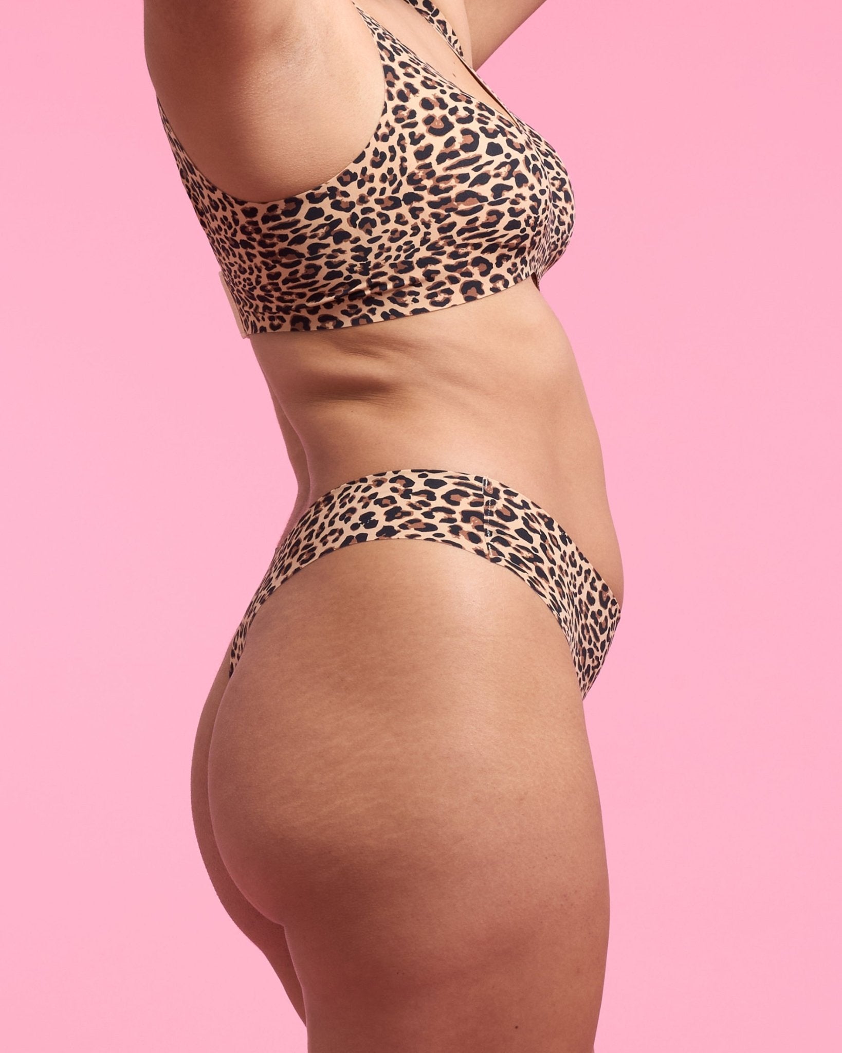 $model_name:Moema$model_height:178cm$model_size:38