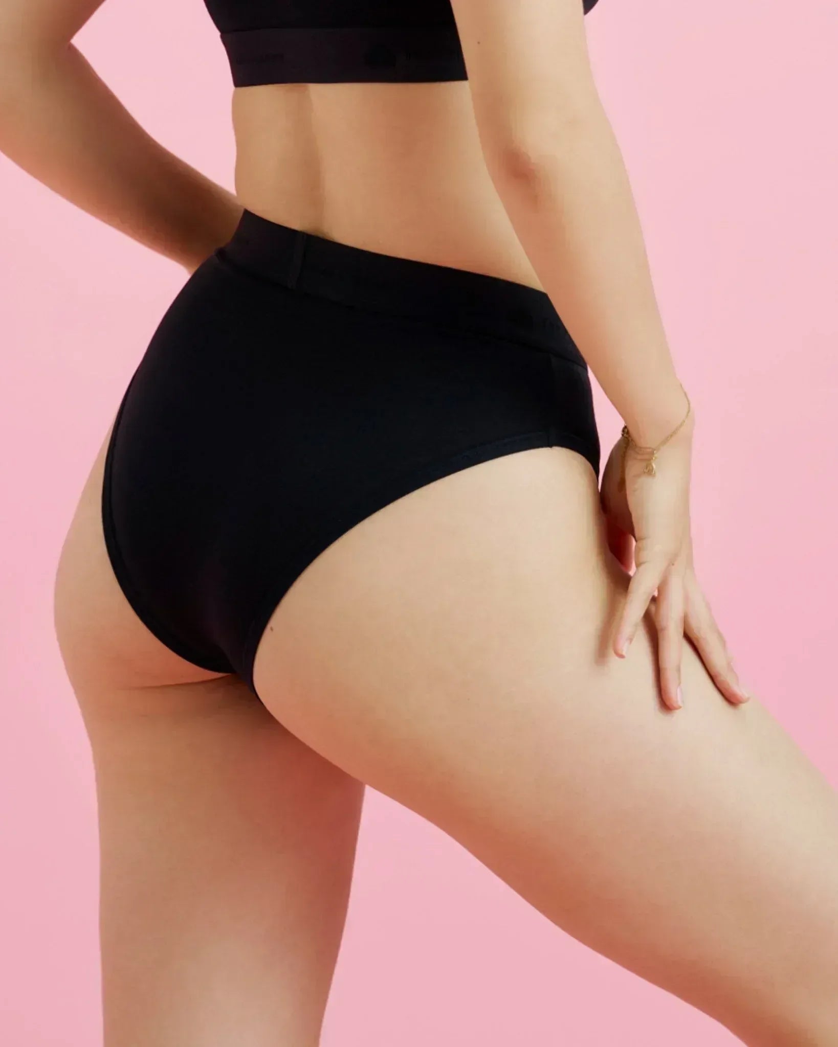 $model_name:Deborah$model_height:173cm$model_size:36