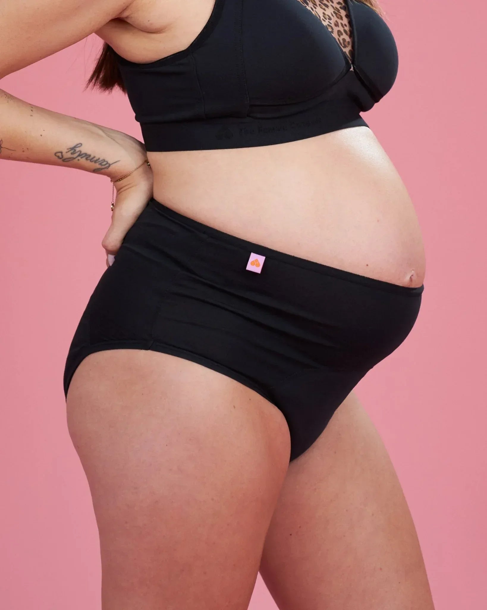 SET: MammaBra® & MammaPanty - The Female Company