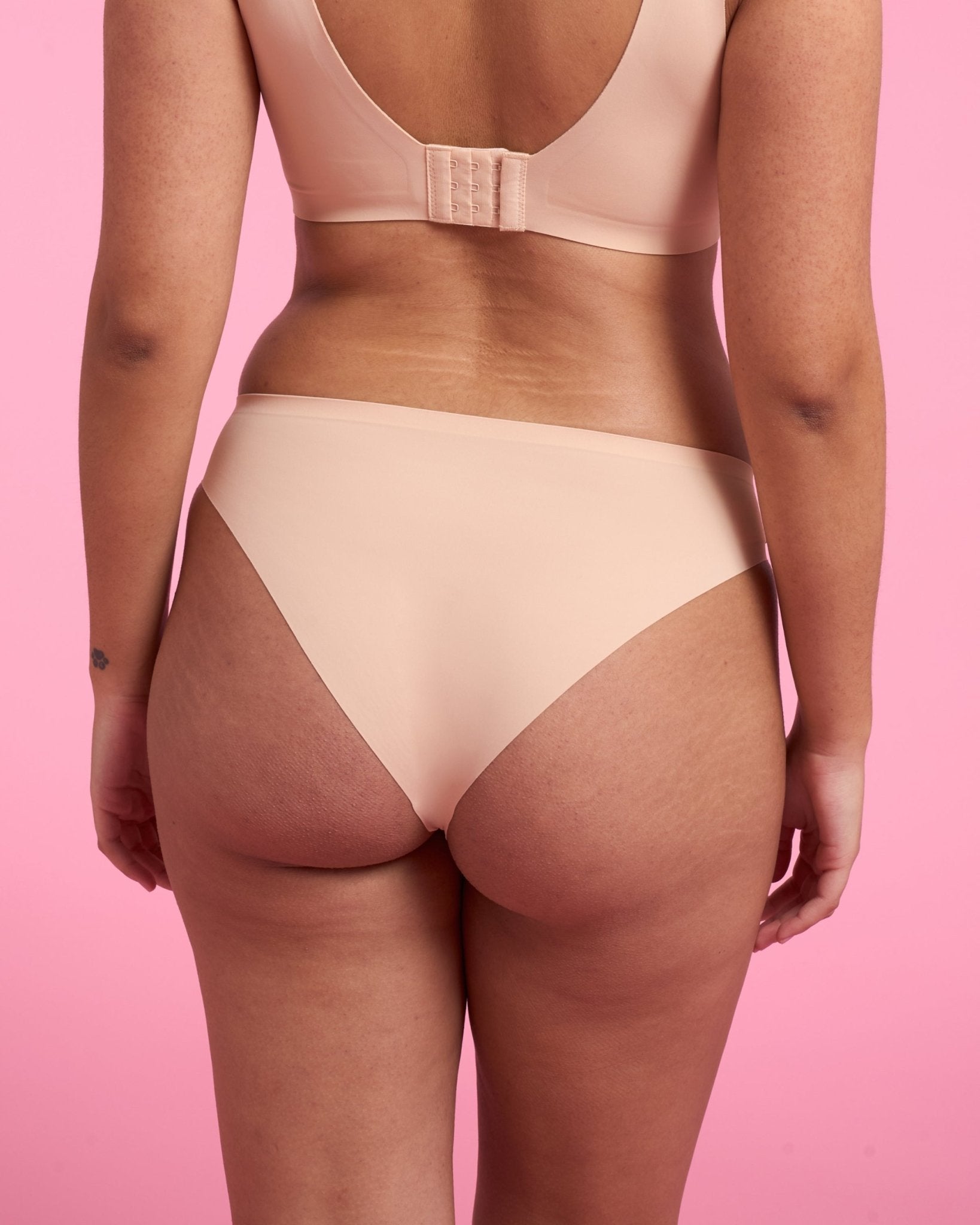 $model_name:Moema$model_height:178cm$model_size:38