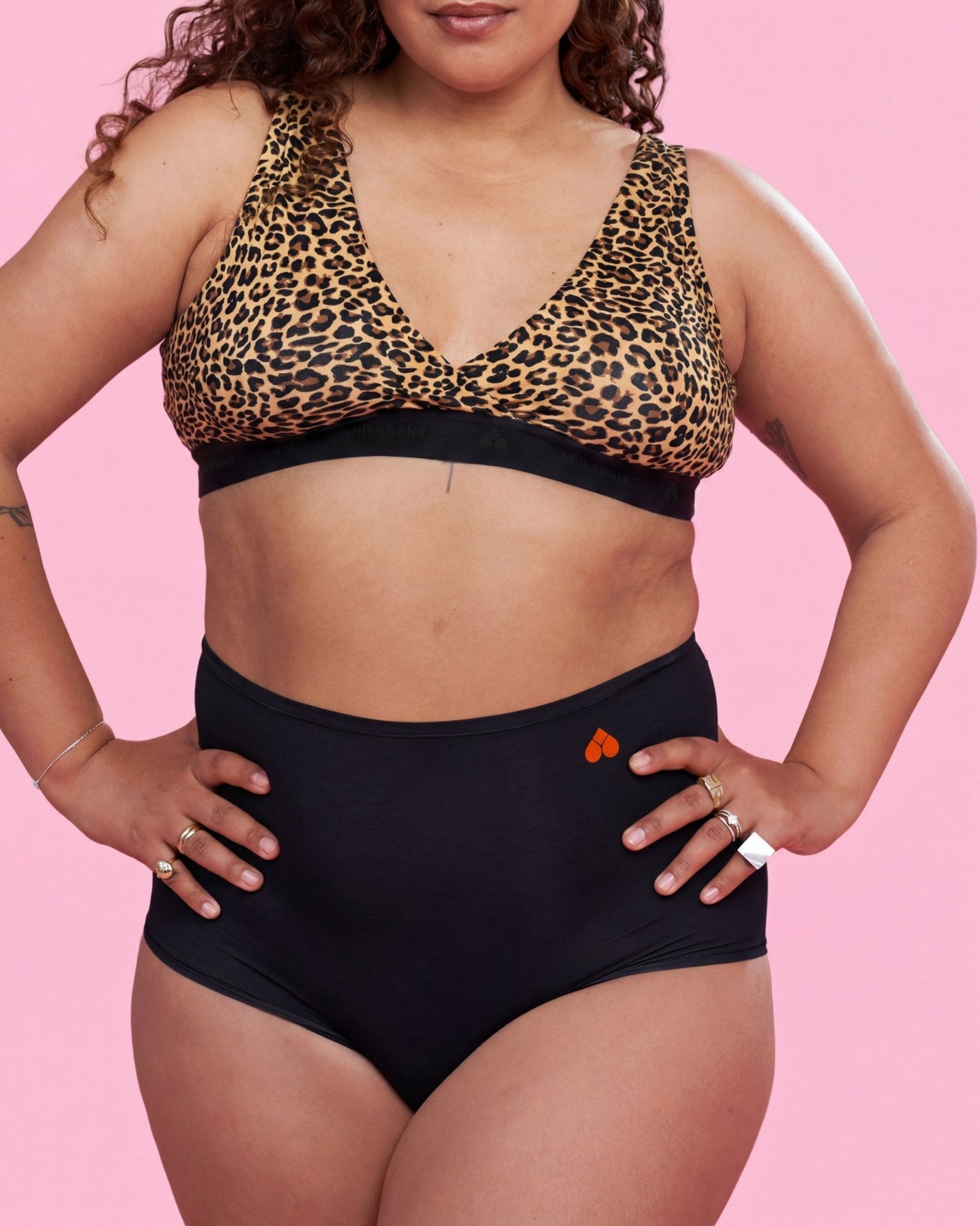 $model_name:Jocye$model_height:180cm$model_size:M in der Panty & 38 im BH